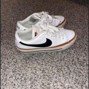 Nike low top shoes